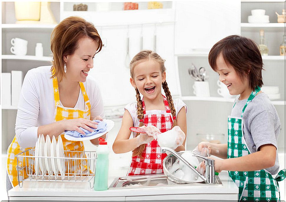 Children helping their mother