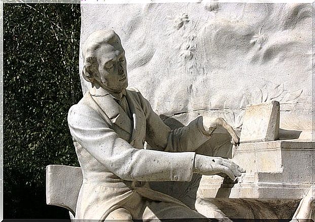 Chopin statue