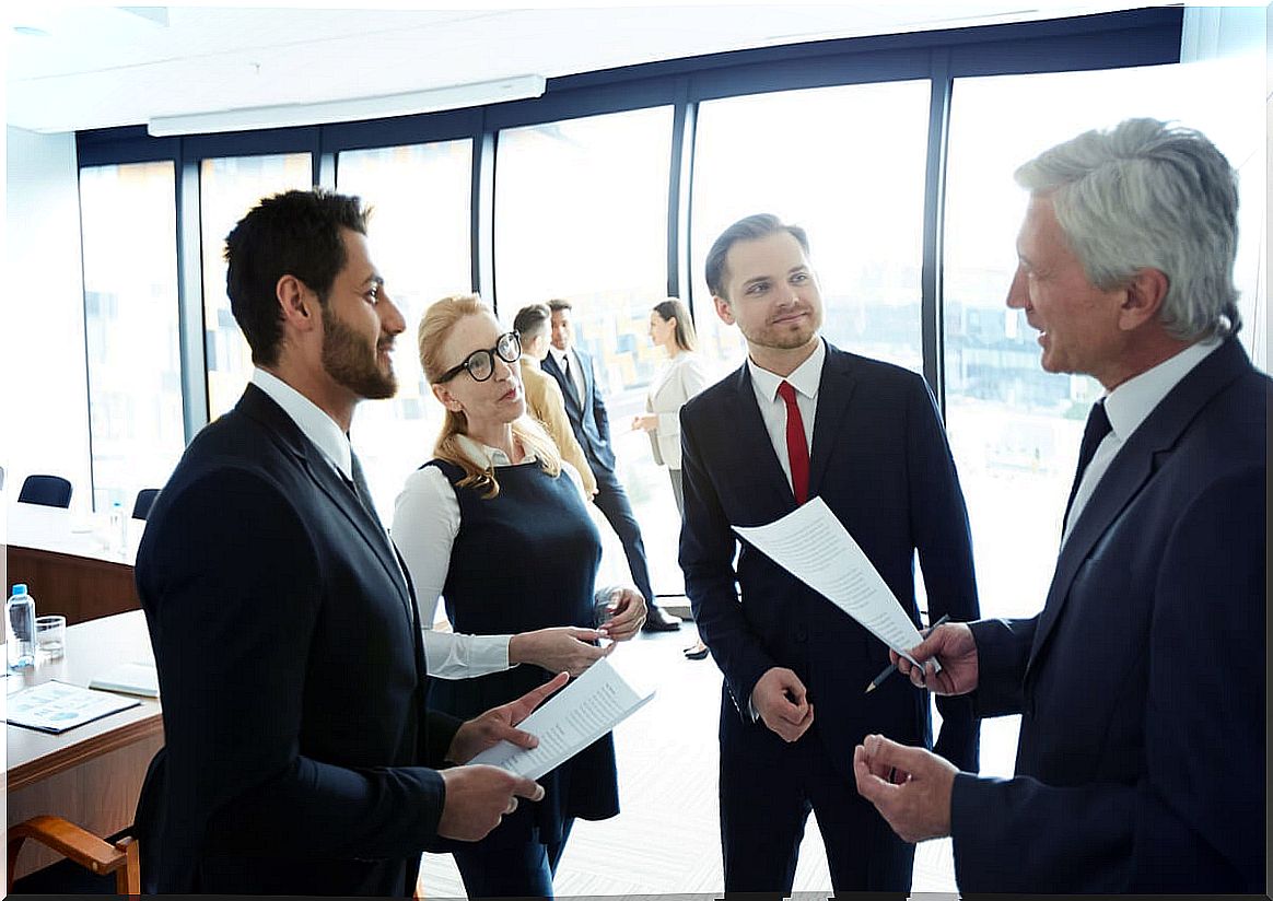 work team representing how to praise someone correctly